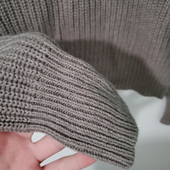 Urban Outfitters Gray Cropped Crew Neck Sweater XS - Picture 6 of 8